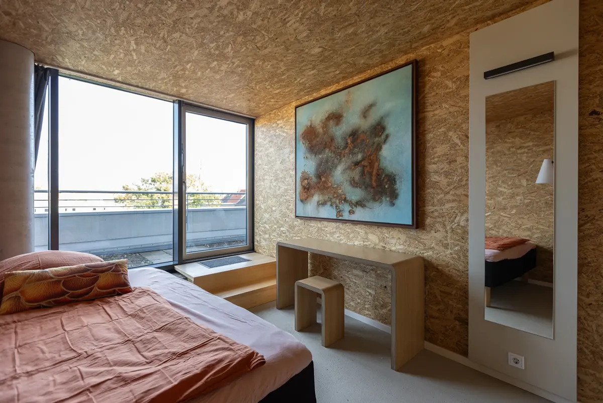 Penthouse, Loft with seven bedrooms and living/dining area: CopperRoof Apartments Merseburg