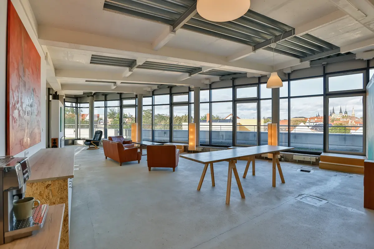Penthouse, Loft with seven bedrooms and living/dining area, CopperRoof Apartments Merseburg, view 18