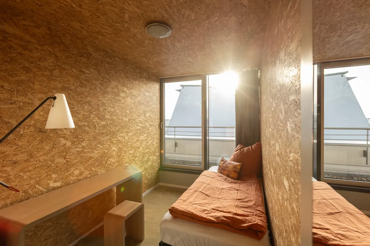 Penthouse, Loft with seven bedrooms and living/dining area, CopperRoof Apartments Merseburg, view 22